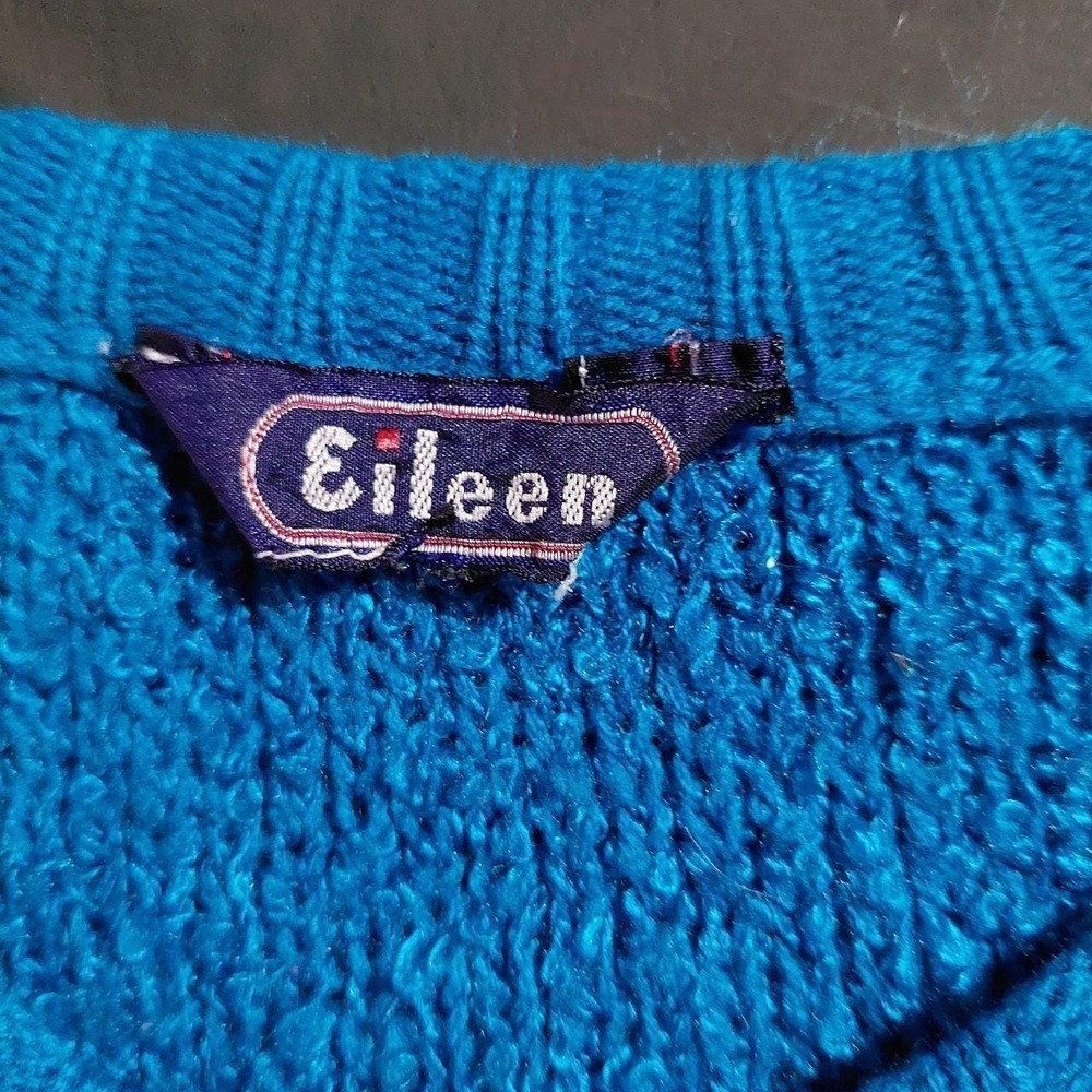 Vintage blue chunky knit vneck sweater. - Picture 3 of 7
